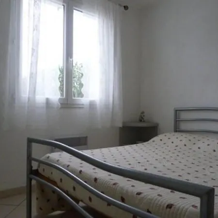 3 Avec Terrasse, 6 Pers, Proche Plage, Wi-fi Gratuit, Quartier Agreable - Fr-1-81-146